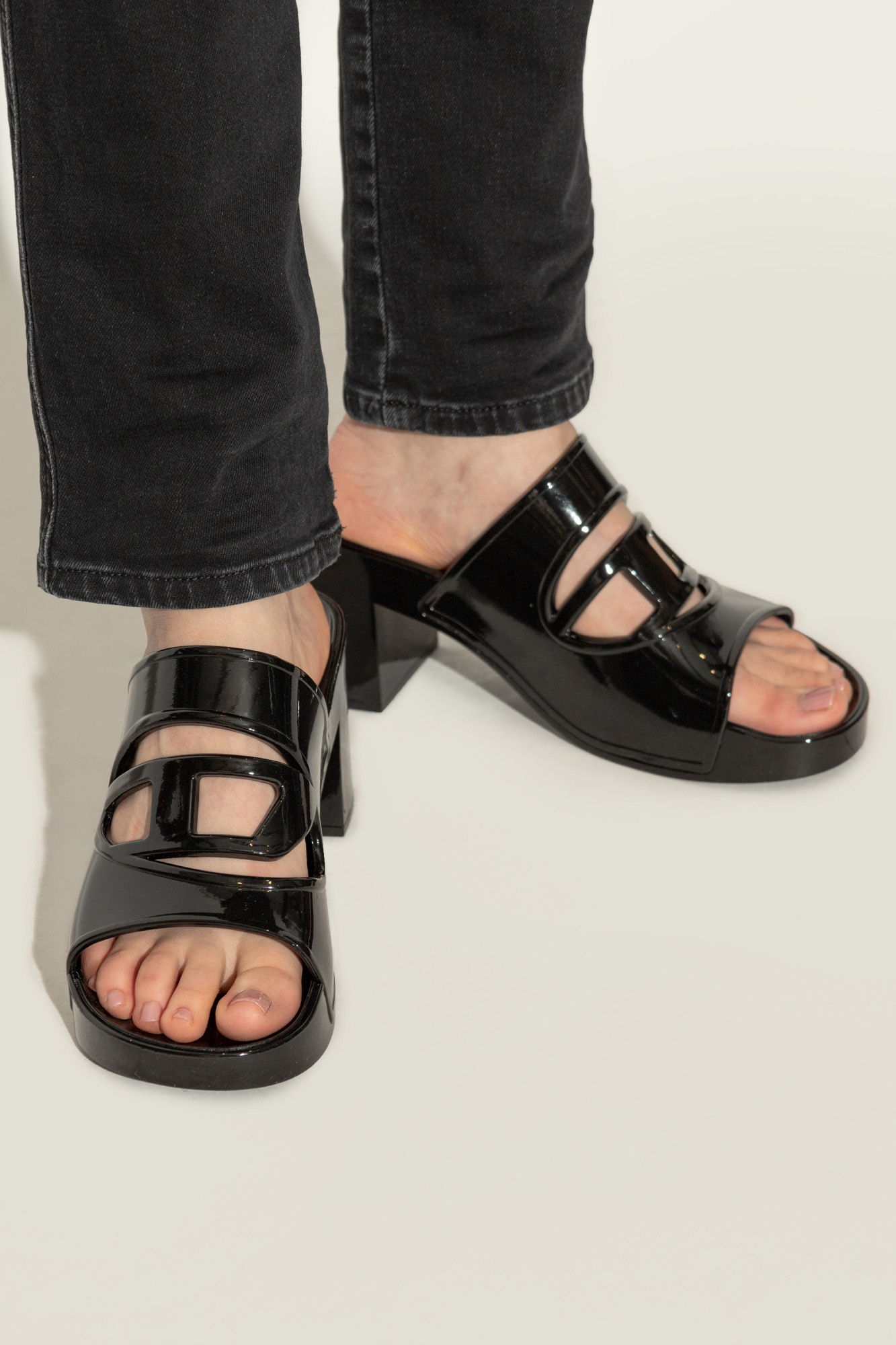 サンダル・ミュール DIESEL sa-bonnie Women's Sa-Bonnie-Heeled rubber slides with cut-out logo
